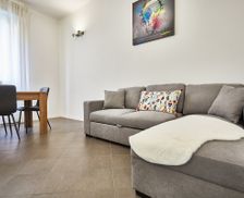 Italy Lombardia Monza vacation rental compare prices direct by owner 28993007