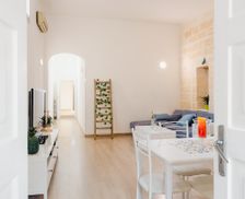 Italy Lecce Lecce vacation rental compare prices direct by owner 27828176