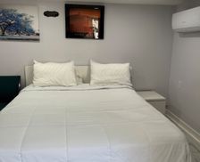 United States New York Queens vacation rental compare prices direct by owner 28834122