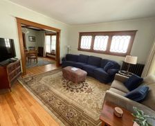 United States New York Glens Falls vacation rental compare prices direct by owner 29471575