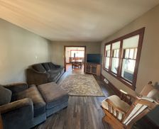 United States Wisconsin Slinger vacation rental compare prices direct by owner 36030977