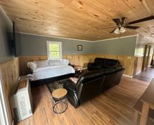 United States Maine Dexter vacation rental compare prices direct by owner 26558007