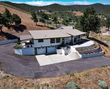 United States California Leona Valley vacation rental compare prices direct by owner 27407668