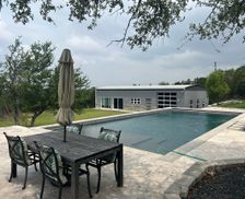 United States Texas Dripping Springs vacation rental compare prices direct by owner 27573260