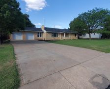 United States Kansas Hays vacation rental compare prices direct by owner 29463677
