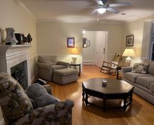 United States Virginia Hollins vacation rental compare prices direct by owner 28634865