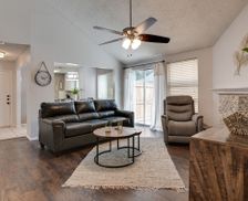 United States Texas Fort Worth vacation rental compare prices direct by owner 32215067