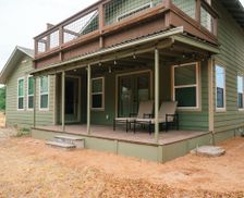 United States Texas Leakey vacation rental compare prices direct by owner 27449544