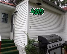 United States New York Fallsburg vacation rental compare prices direct by owner 27401366