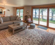 United States Wisconsin Neenah vacation rental compare prices direct by owner 3502500