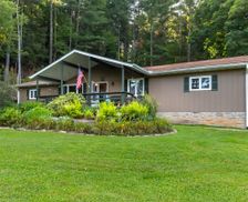 United States North Carolina Pisgah Forest vacation rental compare prices direct by owner 27967983
