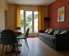 France Nouvelle-Aquitaine Petit-Palais-et-Cornemps vacation rental compare prices direct by owner 28240777