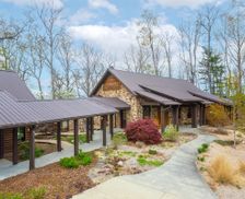 United States North Carolina Hendersonville vacation rental compare prices direct by owner 28052100
