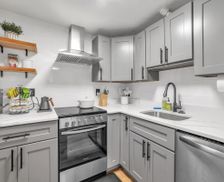United States Massachusetts Springfield vacation rental compare prices direct by owner 28866777