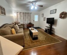 United States Kentucky Frankfort vacation rental compare prices direct by owner 32611047