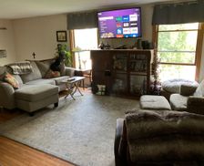 United States Wisconsin Lake Mills vacation rental compare prices direct by owner 28041528