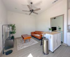 United States California Hanford vacation rental compare prices direct by owner 27450783