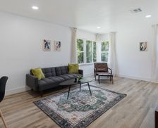 United States California Los Angeles vacation rental compare prices direct by owner 28306470