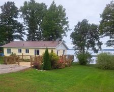 United States Michigan Brimley vacation rental compare prices direct by owner 28556348