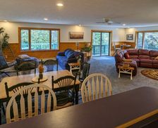 United States Michigan Cedarville vacation rental compare prices direct by owner 32608865