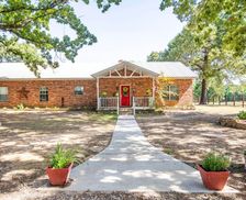 United States Texas Powderly vacation rental compare prices direct by owner 28759761