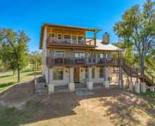 United States Texas Del Valle vacation rental compare prices direct by owner 33183714