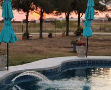 United States Texas Elgin vacation rental compare prices direct by owner 32331630