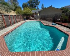 United States California Ukiah vacation rental compare prices direct by owner 271944