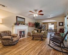 United States Texas Waco vacation rental compare prices direct by owner 173193