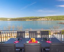 Croatia HR Čižići vacation rental compare prices direct by owner 6481263