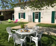 France Nouvelle-Aquitaine Champagné-le-Sec vacation rental compare prices direct by owner 26750650