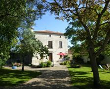 France Nouvelle-Aquitaine Mirebeau vacation rental compare prices direct by owner 26803345