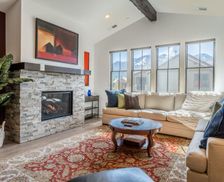 United States California Mammoth Lakes vacation rental compare prices direct by owner 32765414