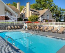 United States New York Vestal vacation rental compare prices direct by owner 12962993