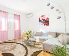 Croatia Splitsko-dalmatinska županija Split vacation rental compare prices direct by owner 33165347