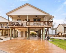 United States Texas New Braunfels vacation rental compare prices direct by owner 32489836