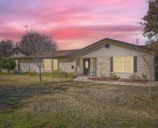 United States Texas Cedar Creek vacation rental compare prices direct by owner 33586320