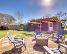 United States Texas Tomball vacation rental compare prices direct by owner 33502001