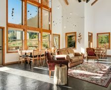 United States Washington Snoqualmie Pass vacation rental compare prices direct by owner 32306007
