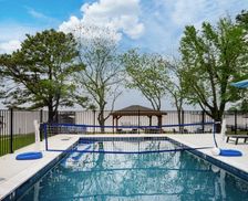 United States Texas Gun Barrel City vacation rental compare prices direct by owner 33552247