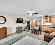 United States Wisconsin Elkhart Lake vacation rental compare prices direct by owner 33523729