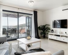 Portugal Madeira Santa Cruz vacation rental compare prices direct by owner 5354114