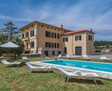 Italy Tuscany Lucca LU vacation rental compare prices direct by owner 6250911