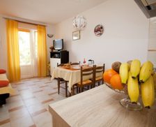 Croatia Knin Vrbnik vacation rental compare prices direct by owner 6293985