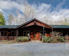 United States North Carolina Horse Shoe vacation rental compare prices direct by owner 803775