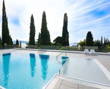 Italy Lombardia Gardone Riviera vacation rental compare prices direct by owner 5476792