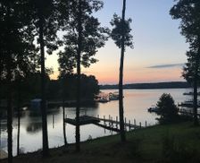 United States North Carolina Mooresville vacation rental compare prices direct by owner 198747