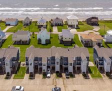 United States Texas Galveston vacation rental compare prices direct by owner 11595547