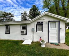 United States Michigan Grawn vacation rental compare prices direct by owner 2045542