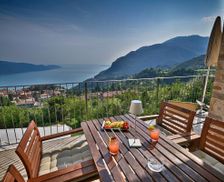 Italy Lombardia Tignale vacation rental compare prices direct by owner 13155657